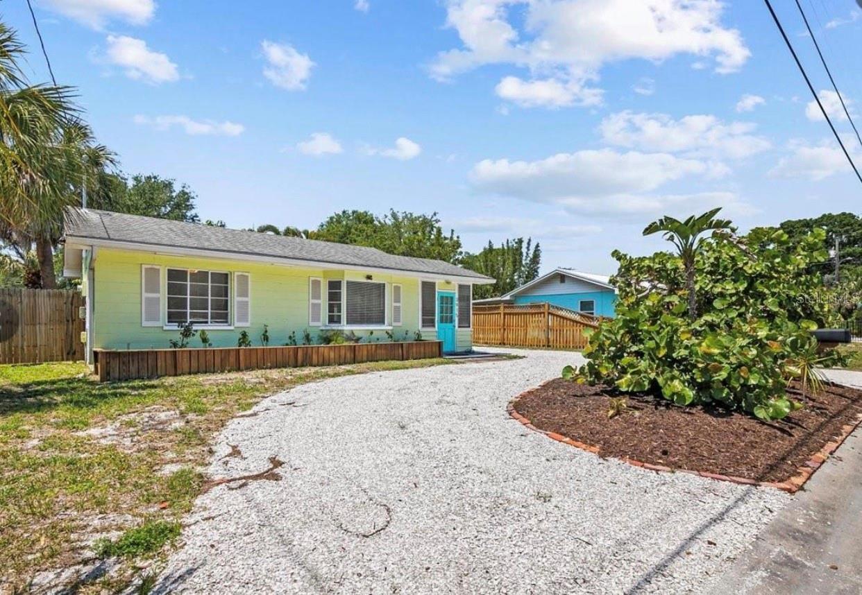 3915 IROQUOIS AVE, SARASOTA, FL, 34234