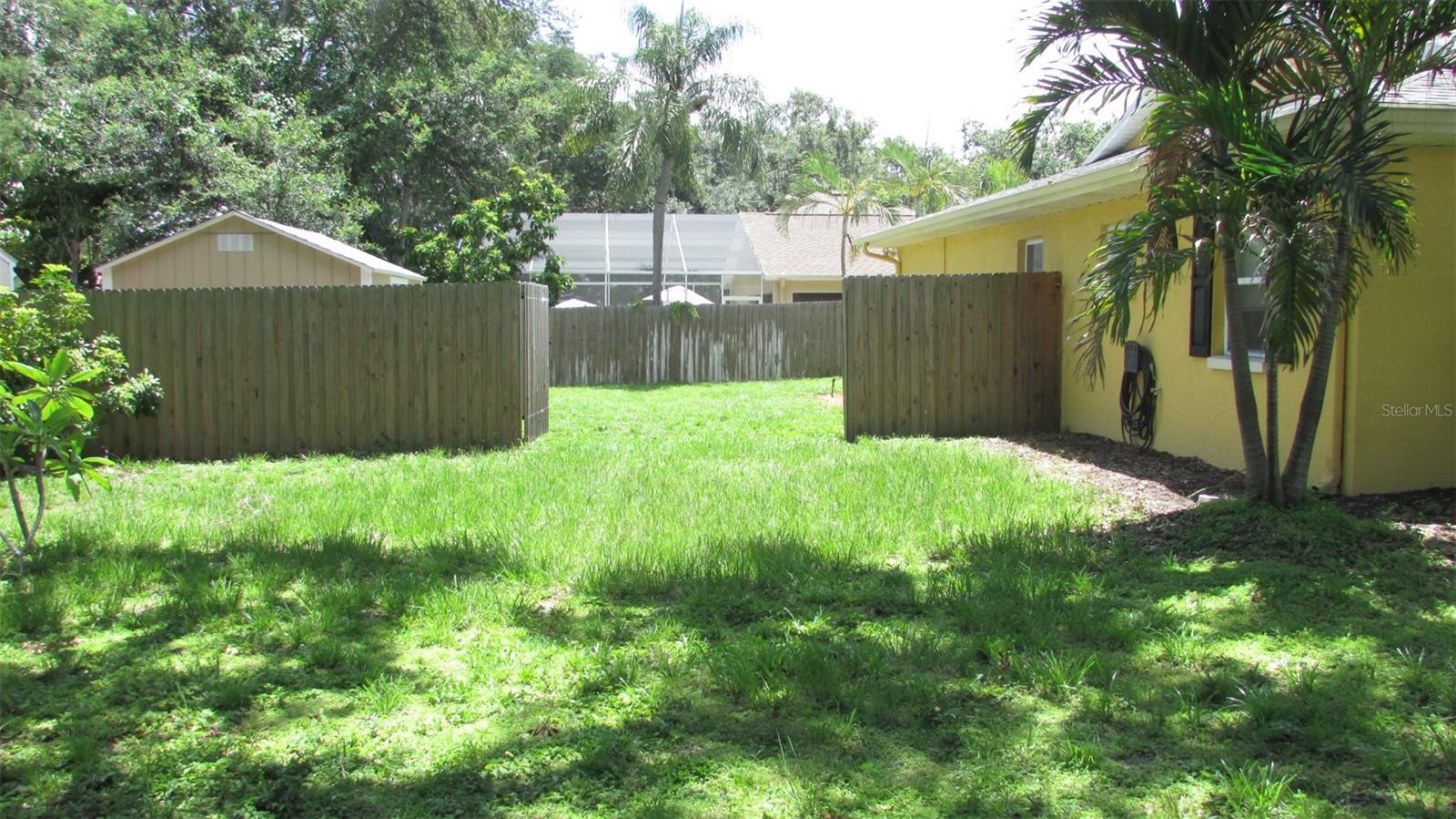 Double Gates for Side Yard