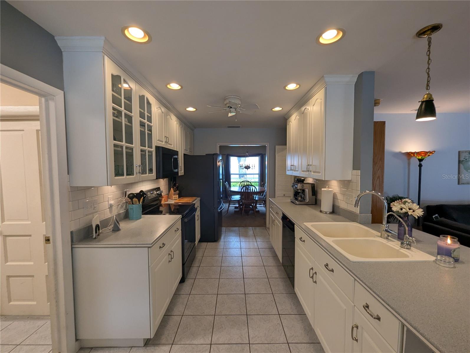 Kitchen to Dining room