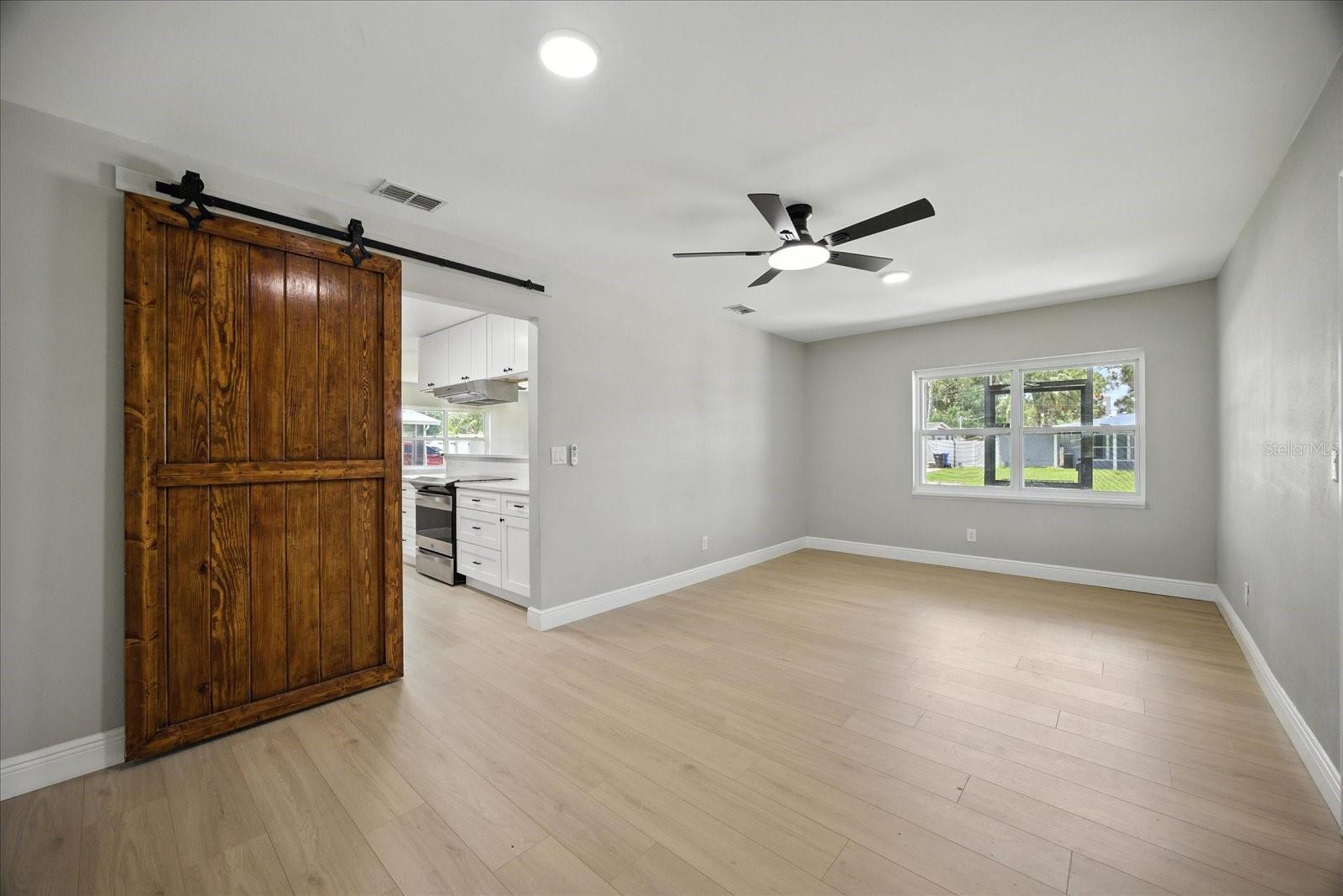 8208 TANGLEWOOD LN, TAMPA, FL, 33615