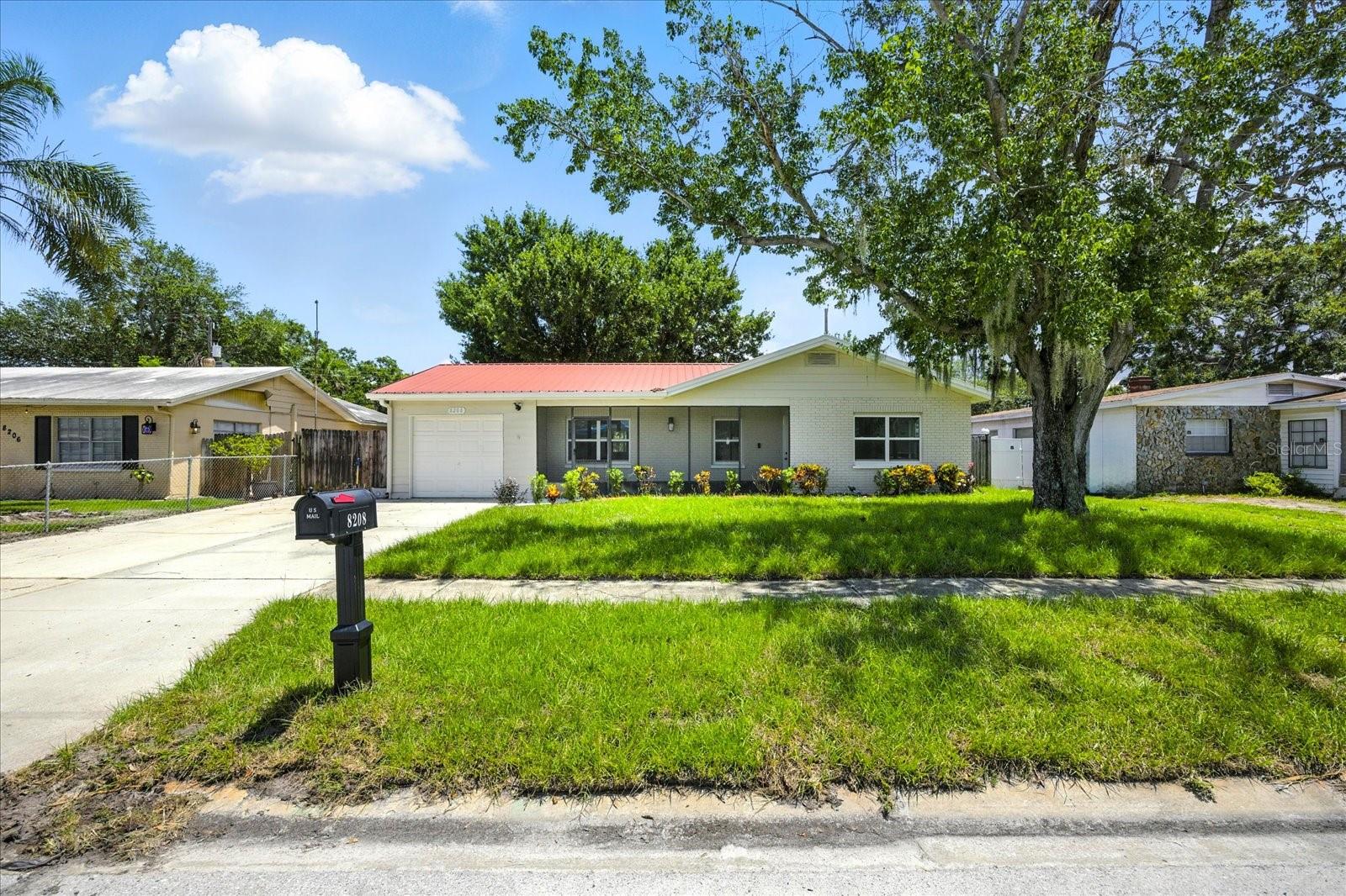 8208 TANGLEWOOD LN, TAMPA, FL, 33615