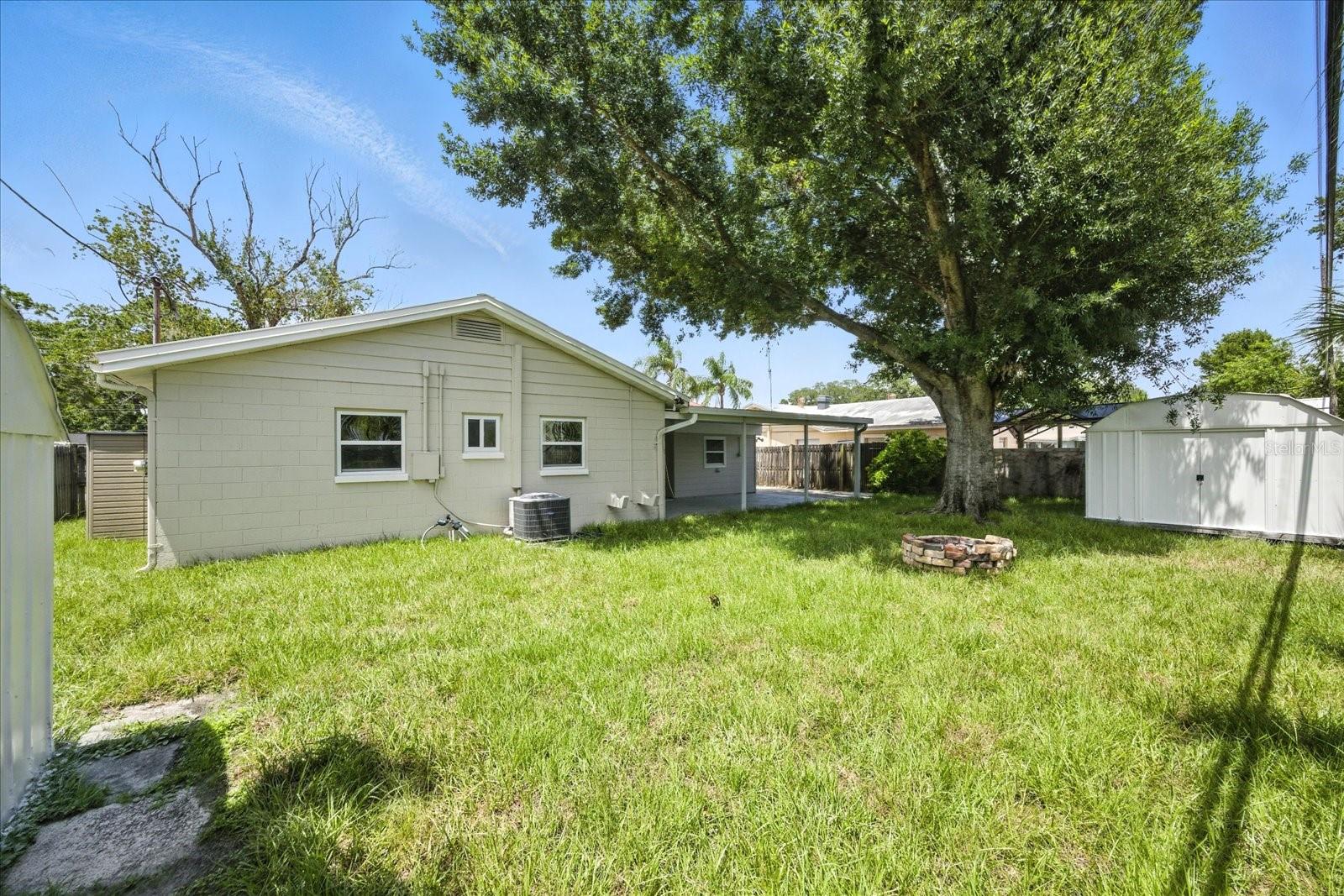 8208 TANGLEWOOD LN, TAMPA, FL, 33615