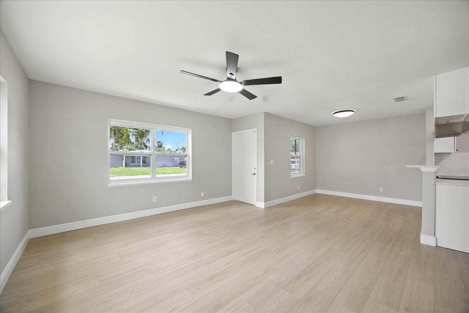 8208 TANGLEWOOD LN, TAMPA, FL, 33615