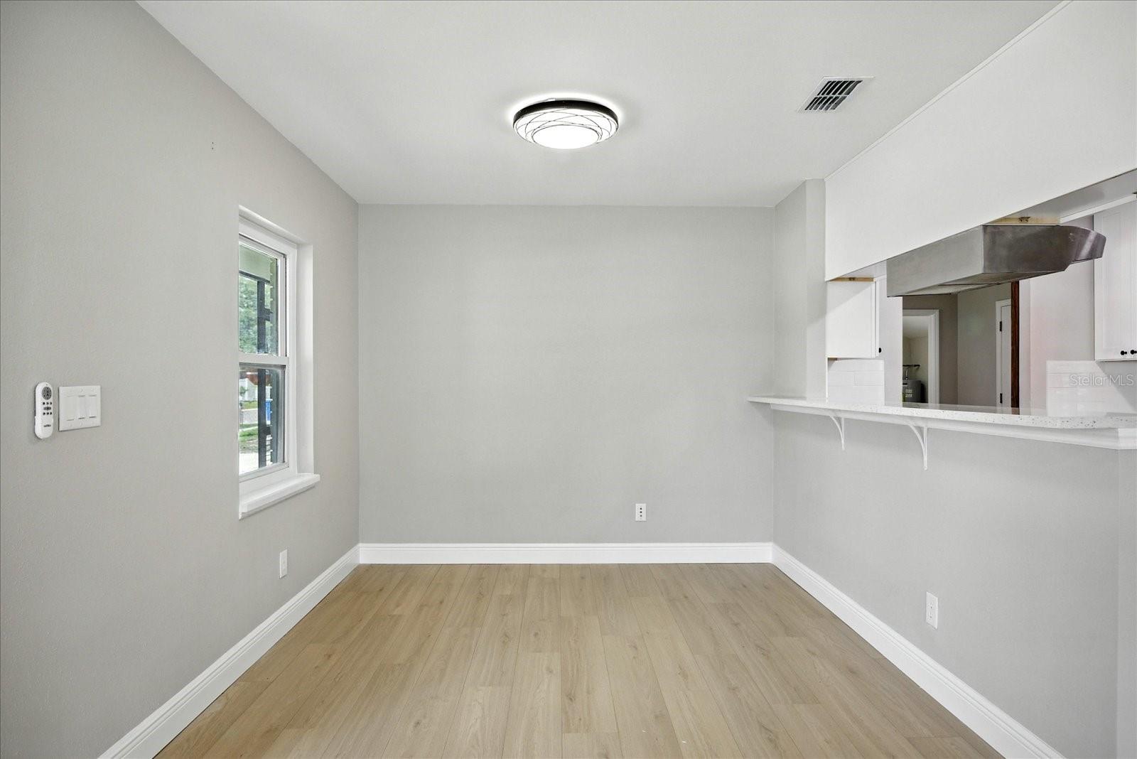 8208 TANGLEWOOD LN, TAMPA, FL, 33615