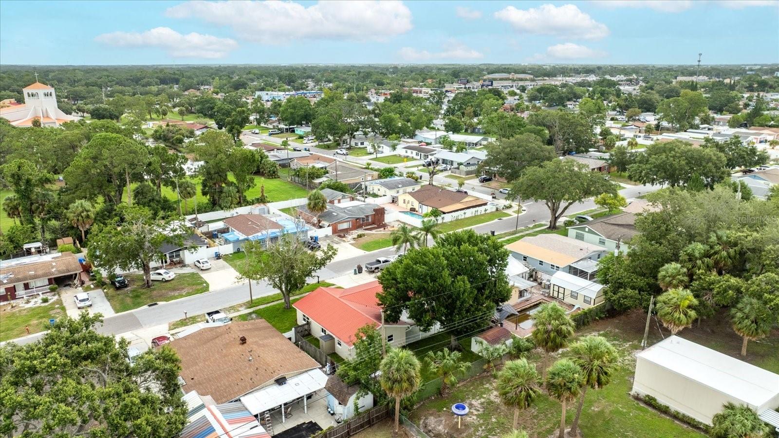 8208 TANGLEWOOD LN, TAMPA, FL, 33615