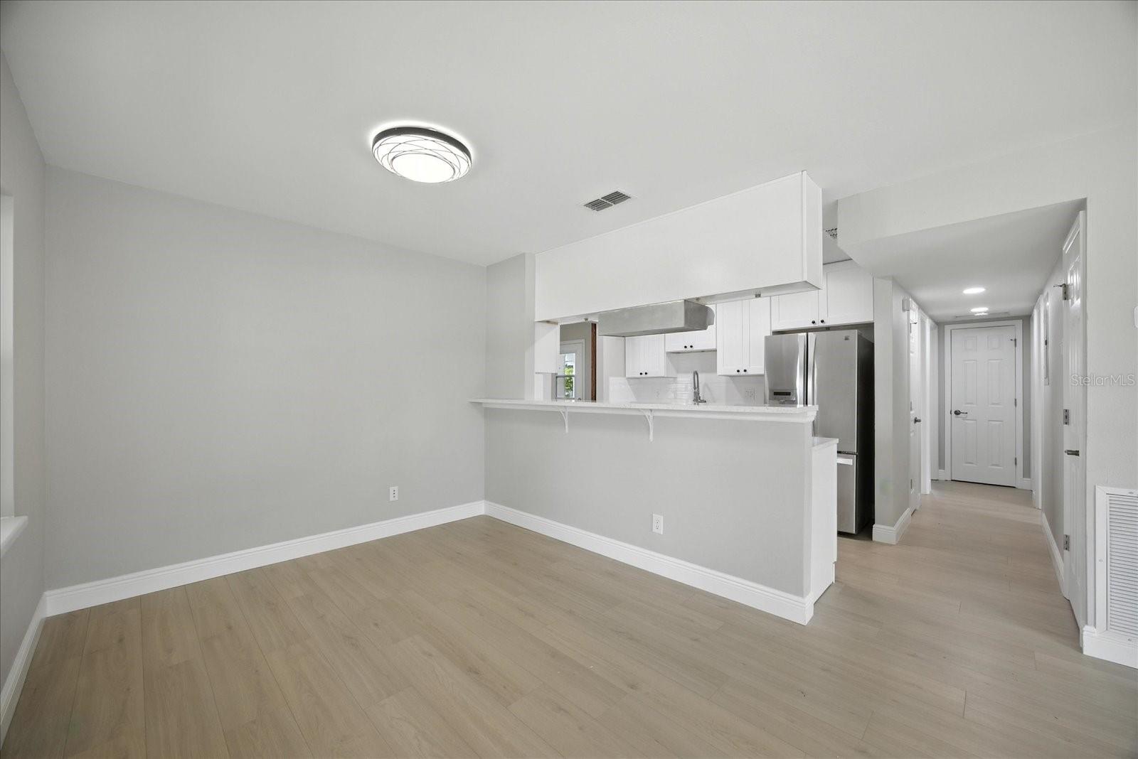 8208 TANGLEWOOD LN, TAMPA, FL, 33615