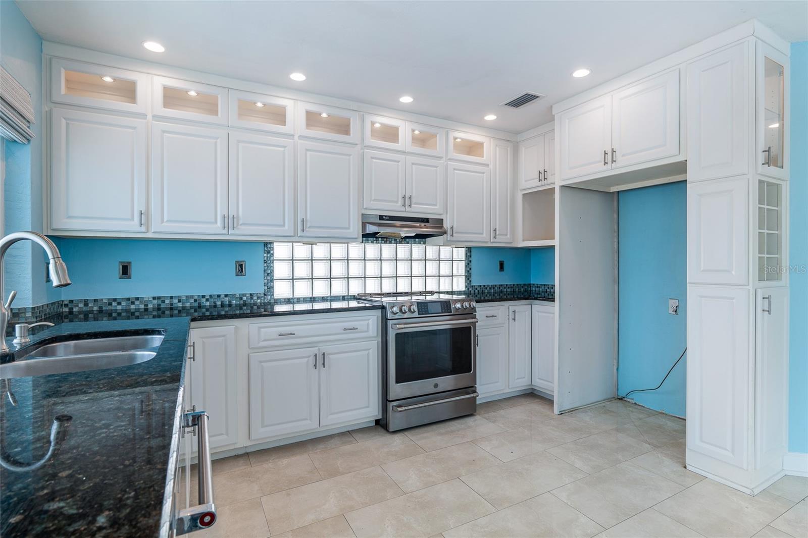 FC310986 Property Photo