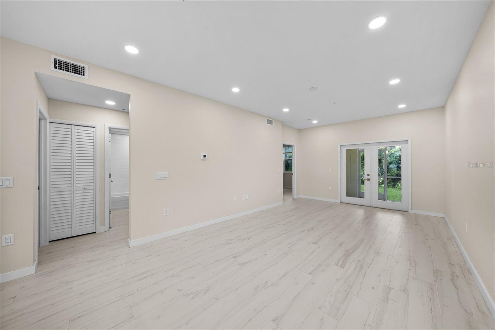 3890 34TH AVE S #103, ST PETERSBURG, FL, 33711