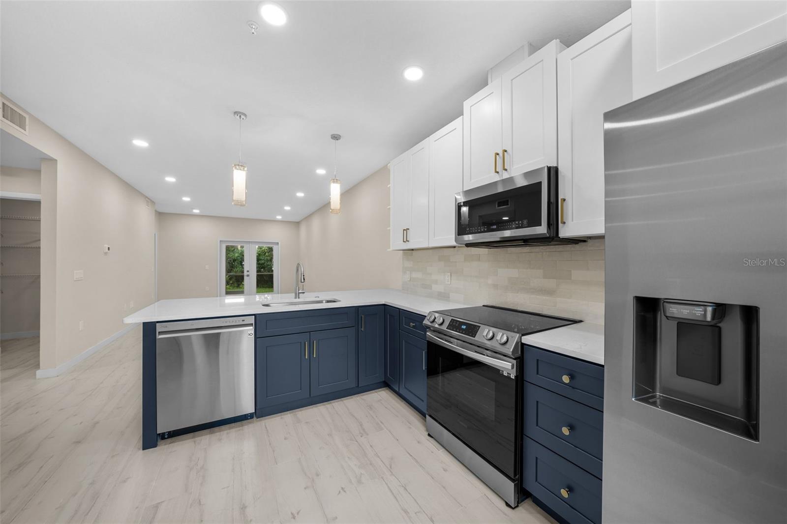 3890 34TH AVE S #103, ST PETERSBURG, FL, 33711