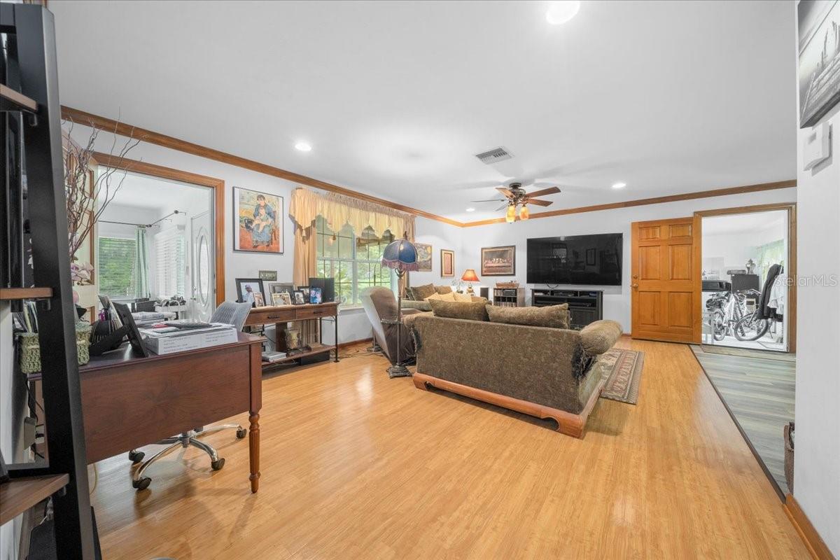 203 NW HWY 441, MICANOPY, FL, 32667