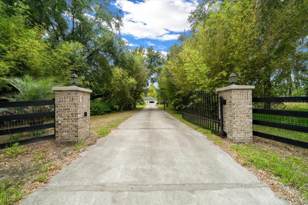 203 NW HWY 441, MICANOPY, FL, 32667