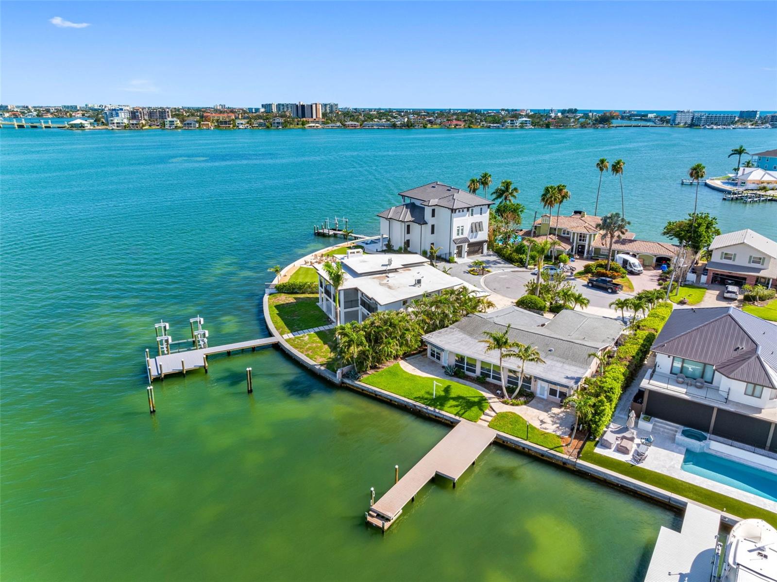 11085 9TH ST E, TREASURE ISLAND, FL, 33706