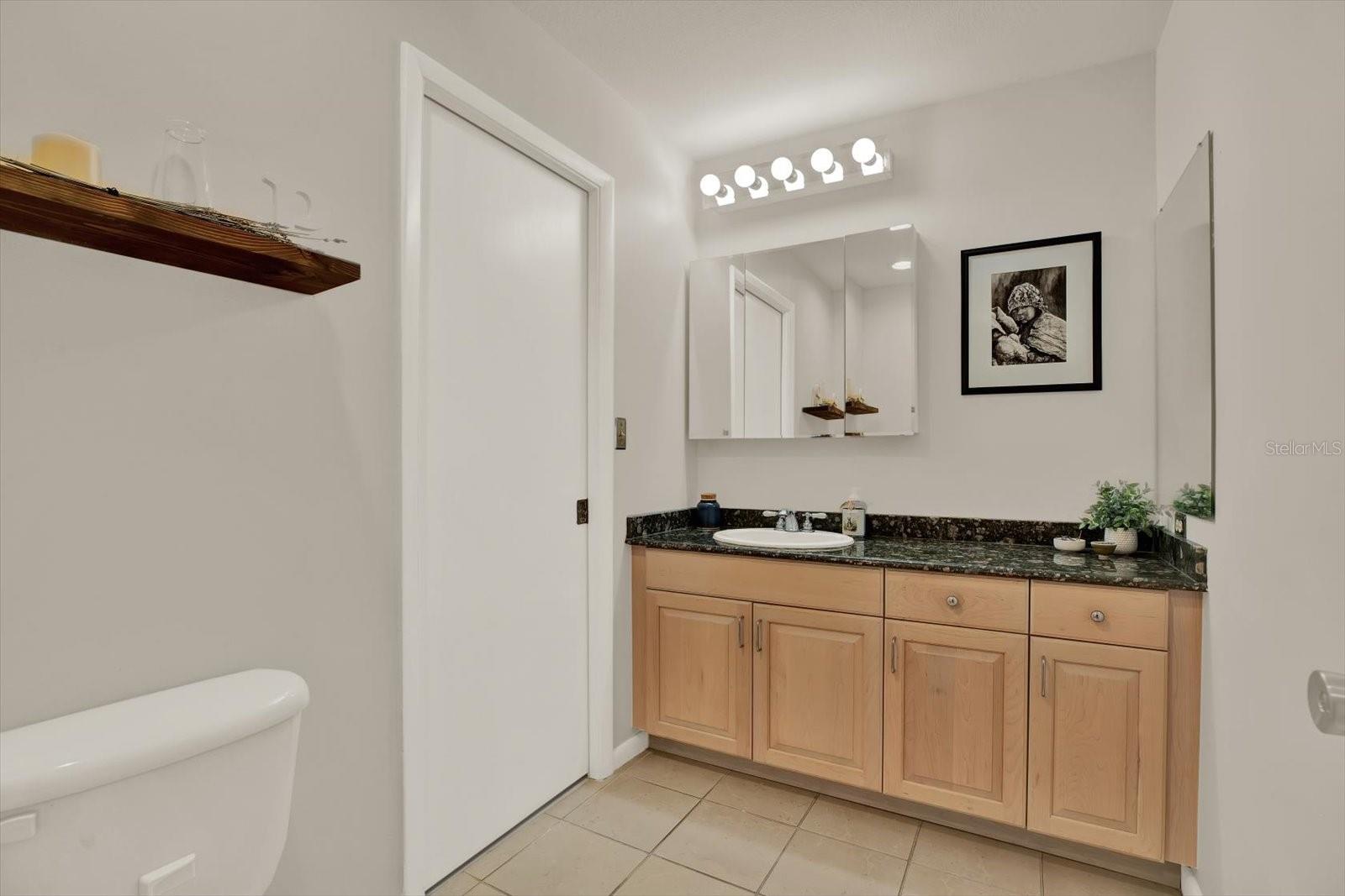 1/2 Bath