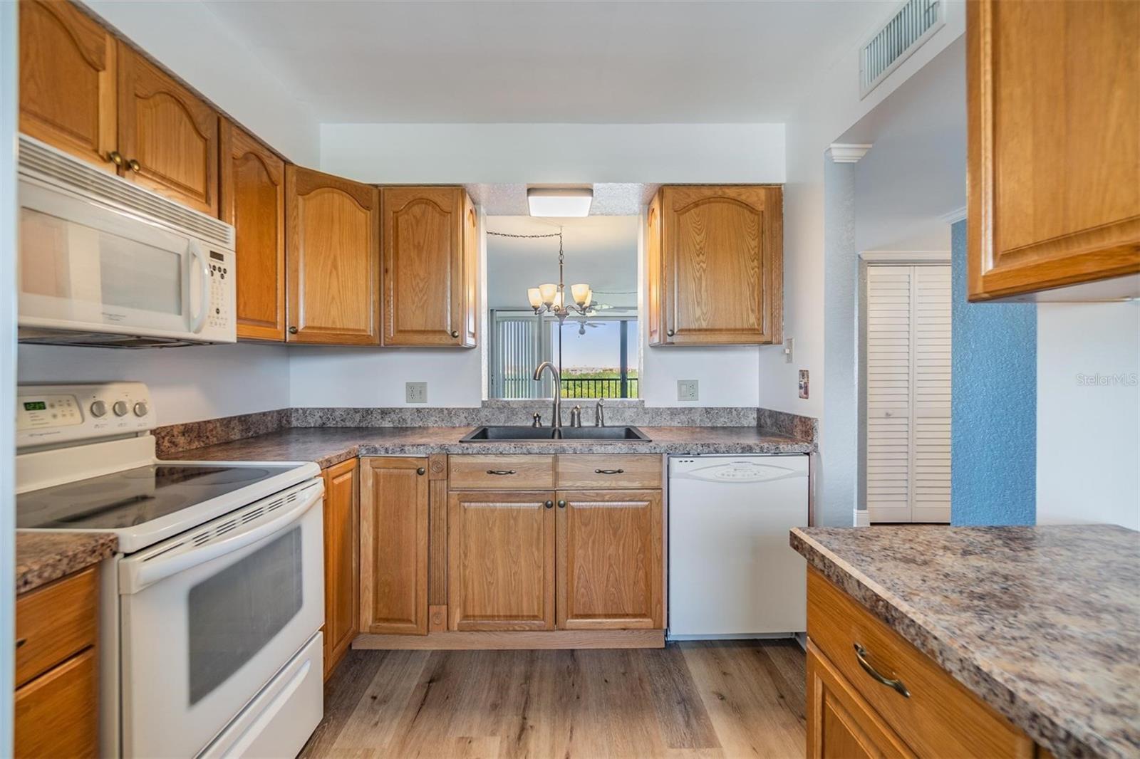 900 COVE CAY DR #4B, CLEARWATER, FL, 33760