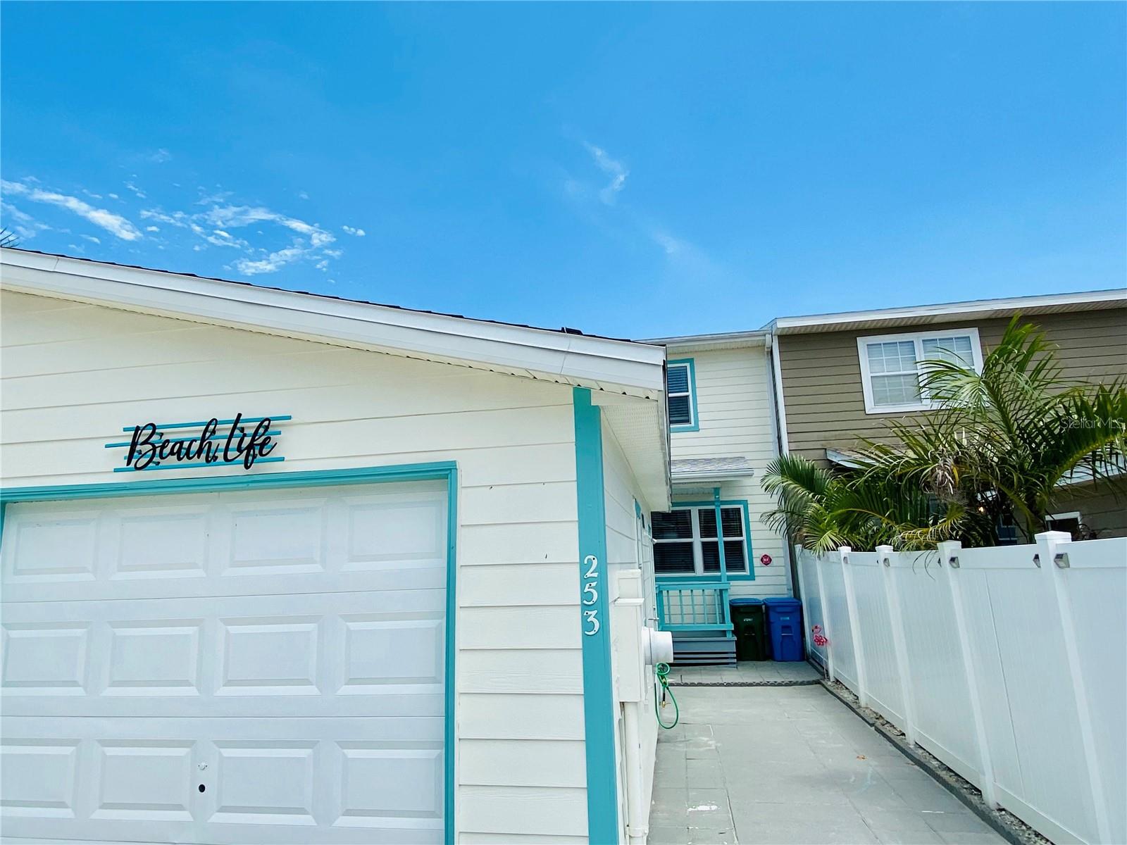 253 CHERIE DOWN LN, CAPE CANAVERAL, FL, 32920