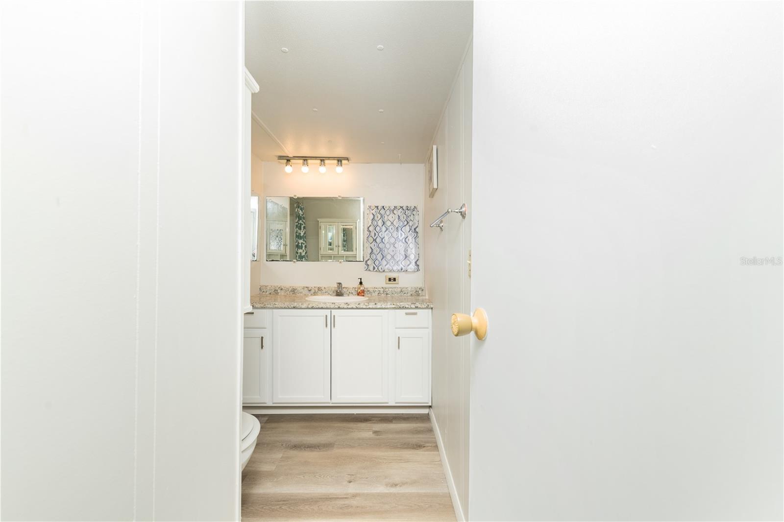 TB8403860 Property Photo