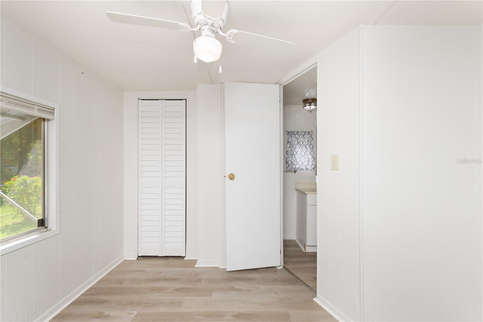 TB8403860 Property Photo