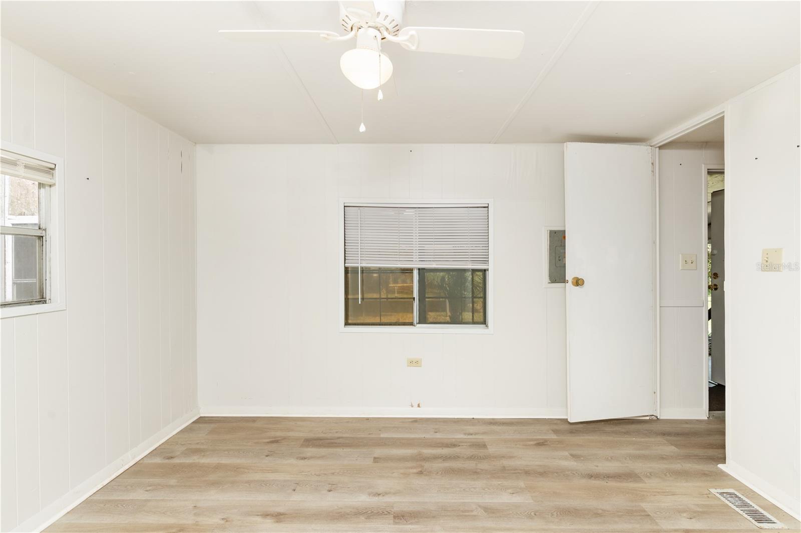 TB8403860 Property Photo