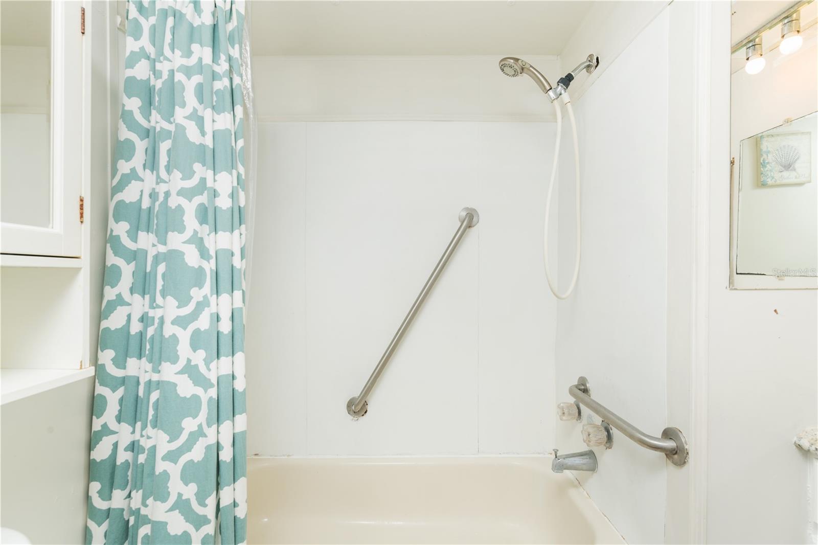 TB8403860 Property Photo