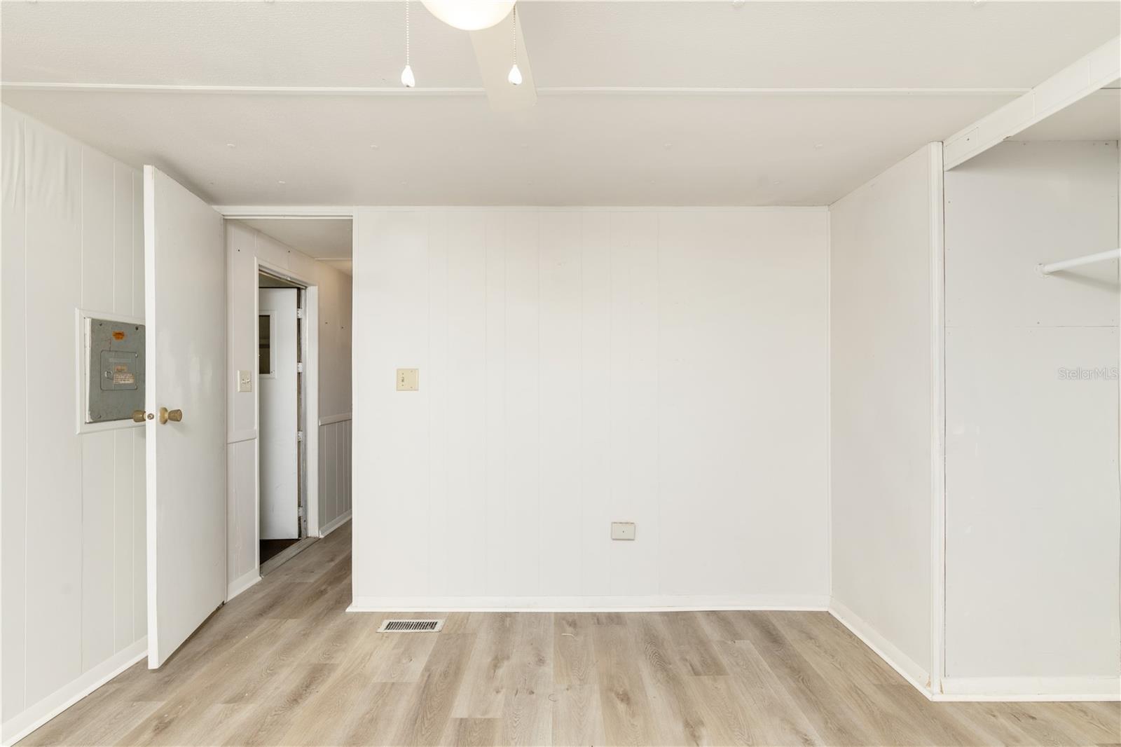 TB8403860 Property Photo