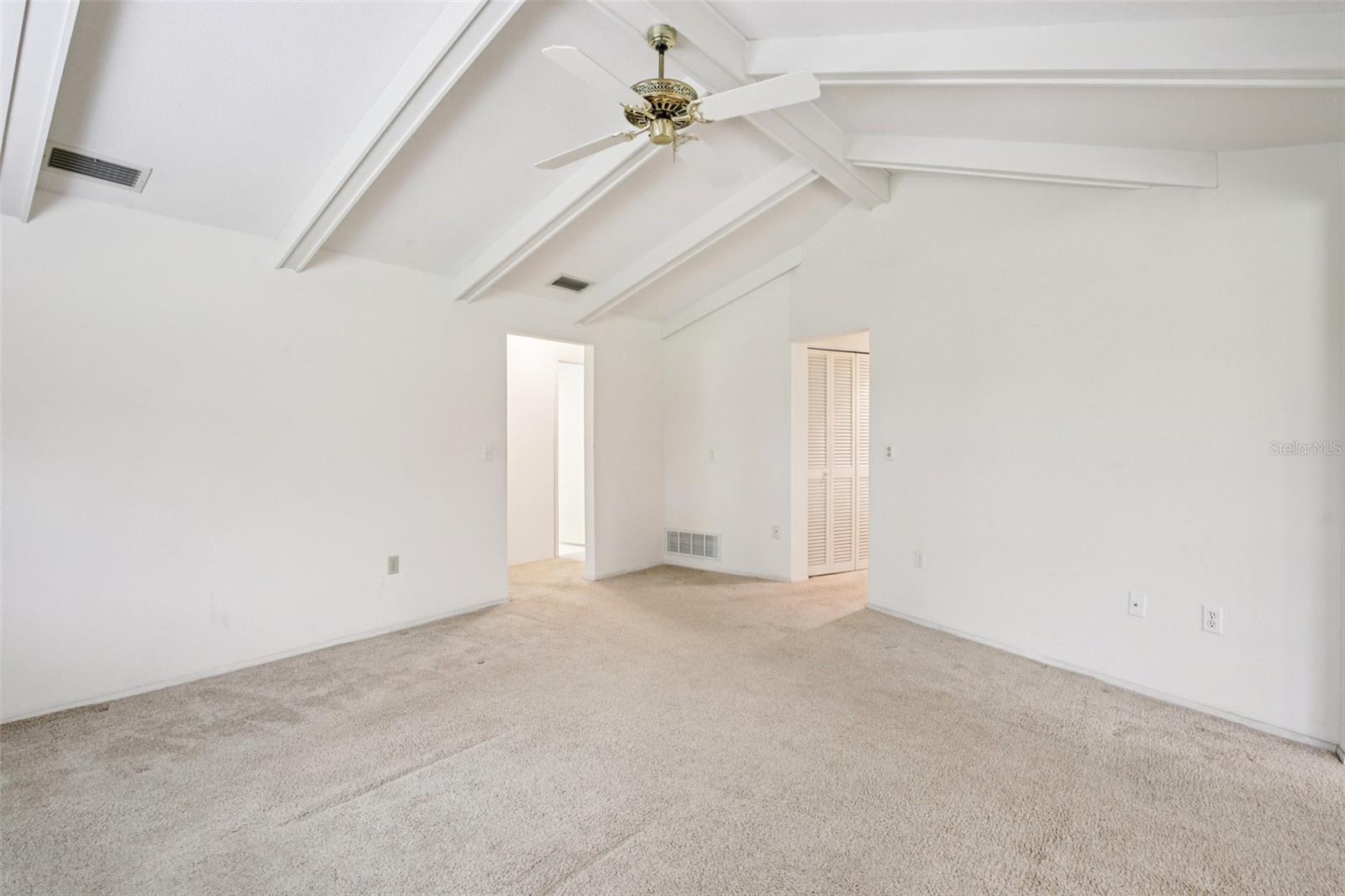 A4657924 Property Photo