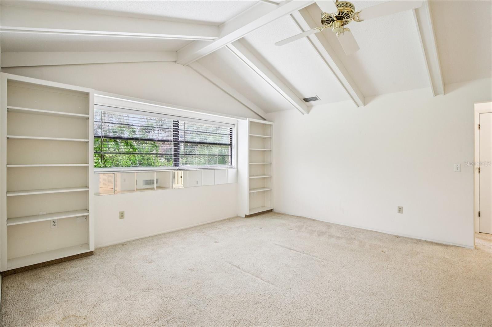 A4657924 Property Photo