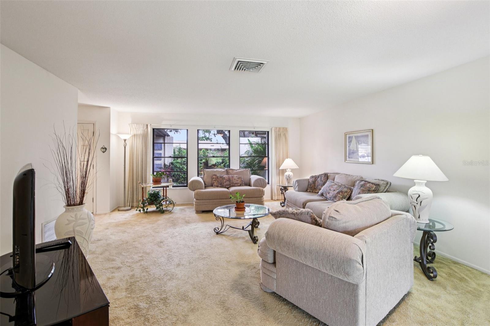 A4657924 Property Photo