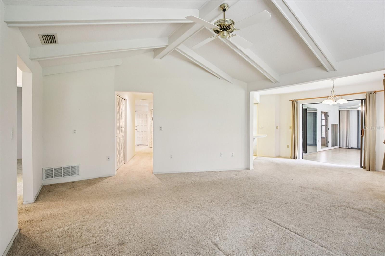 A4657924 Property Photo