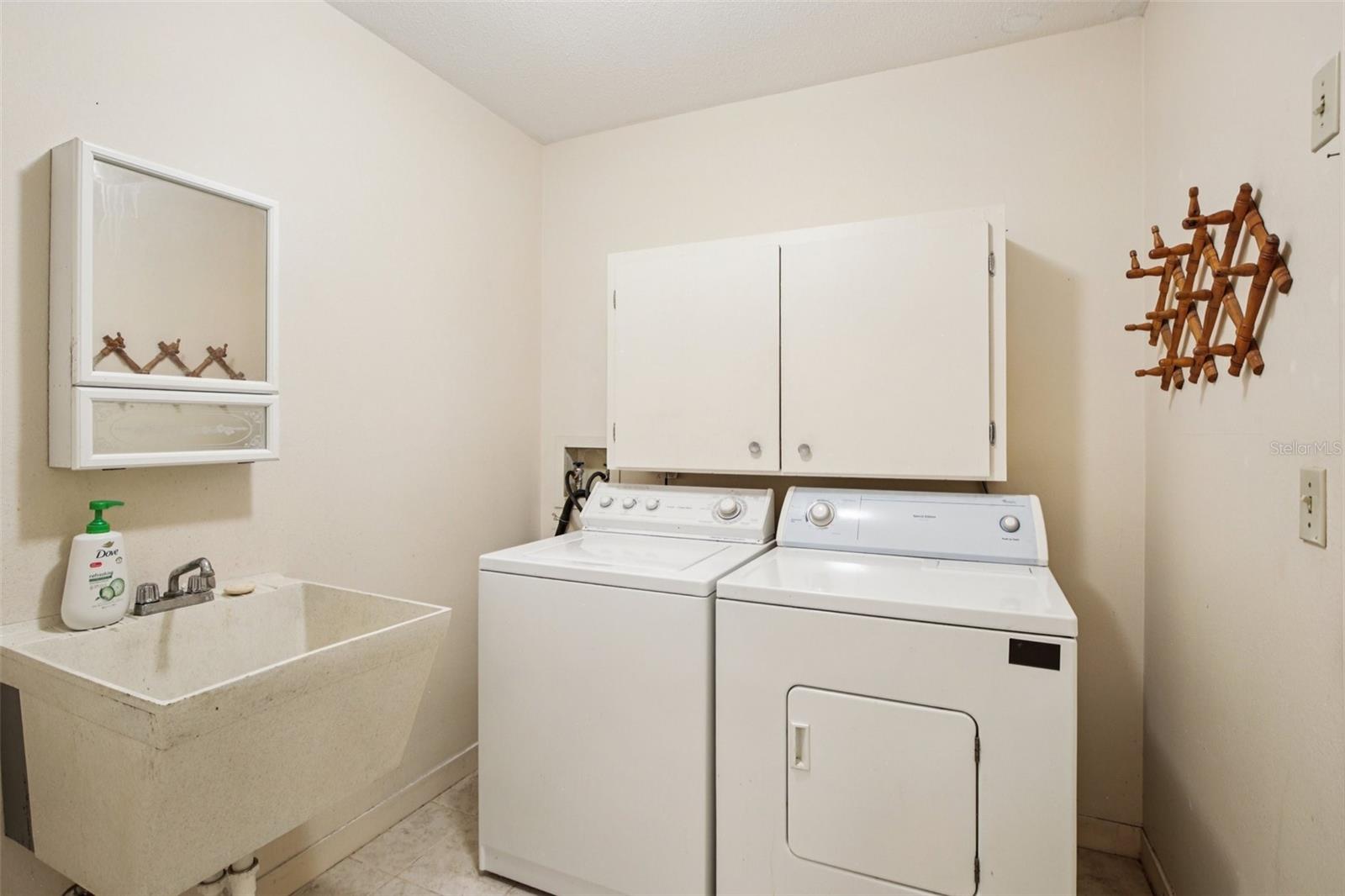 A4657924 Property Photo