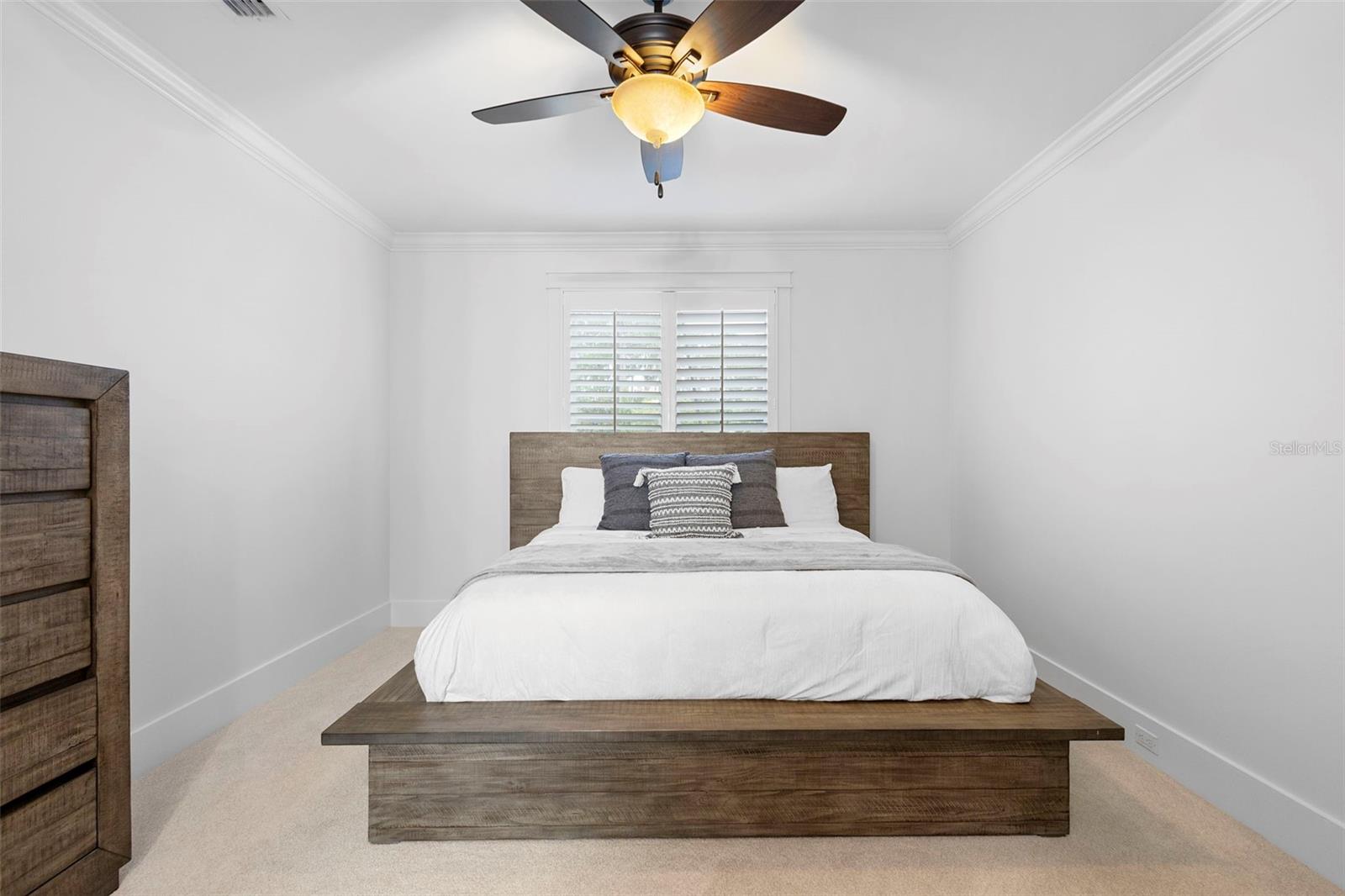 V4943597 Property Photo