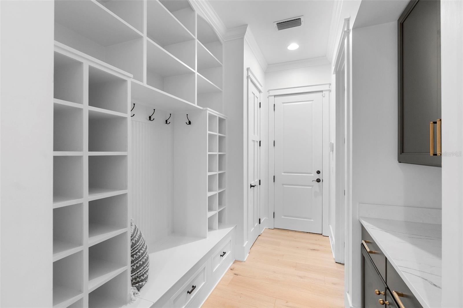 V4943597 Property Photo