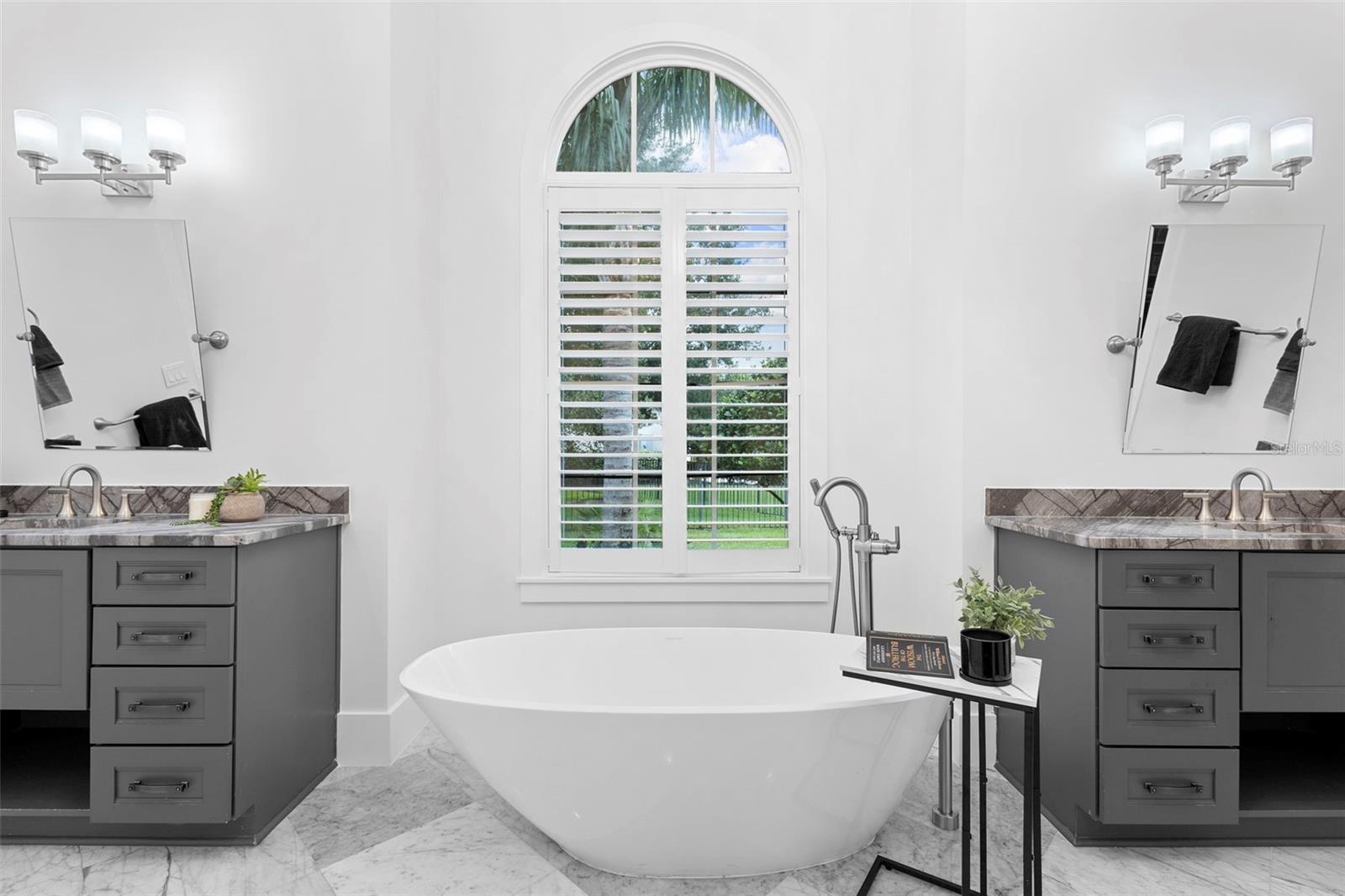 V4943597 Property Photo