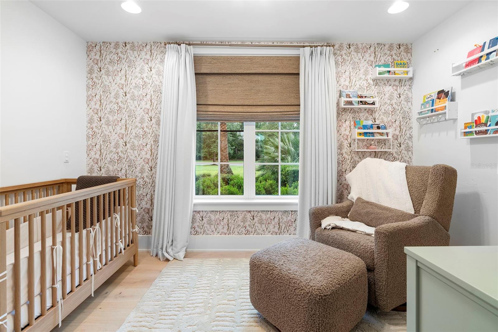 V4943597 Property Photo