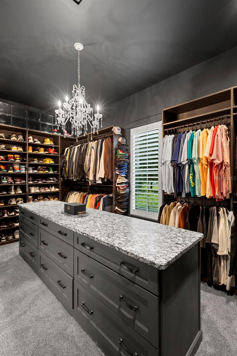 V4943597 Property Photo