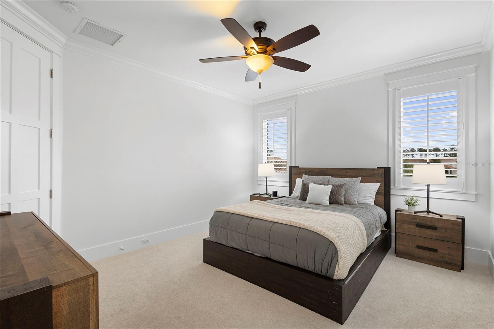 V4943597 Property Photo