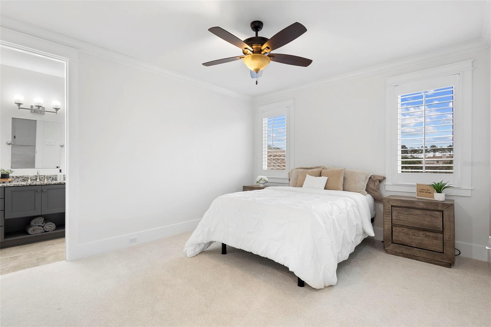 V4943597 Property Photo