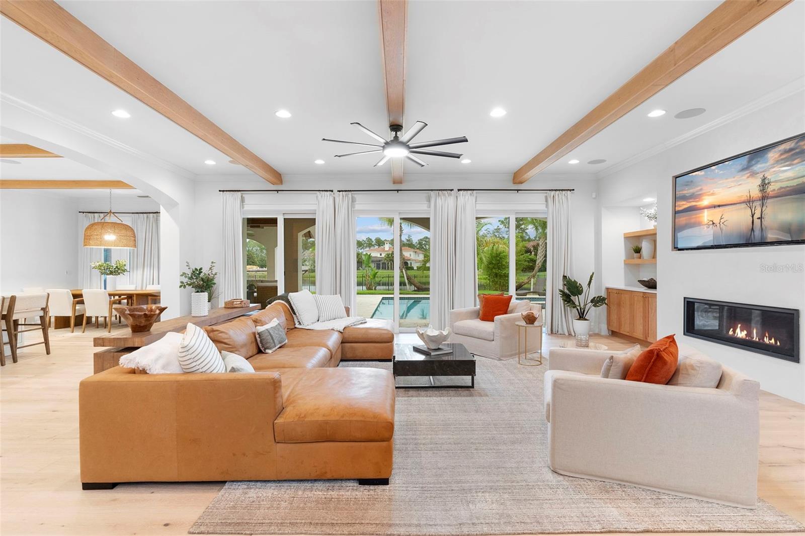 V4943597 Property Photo