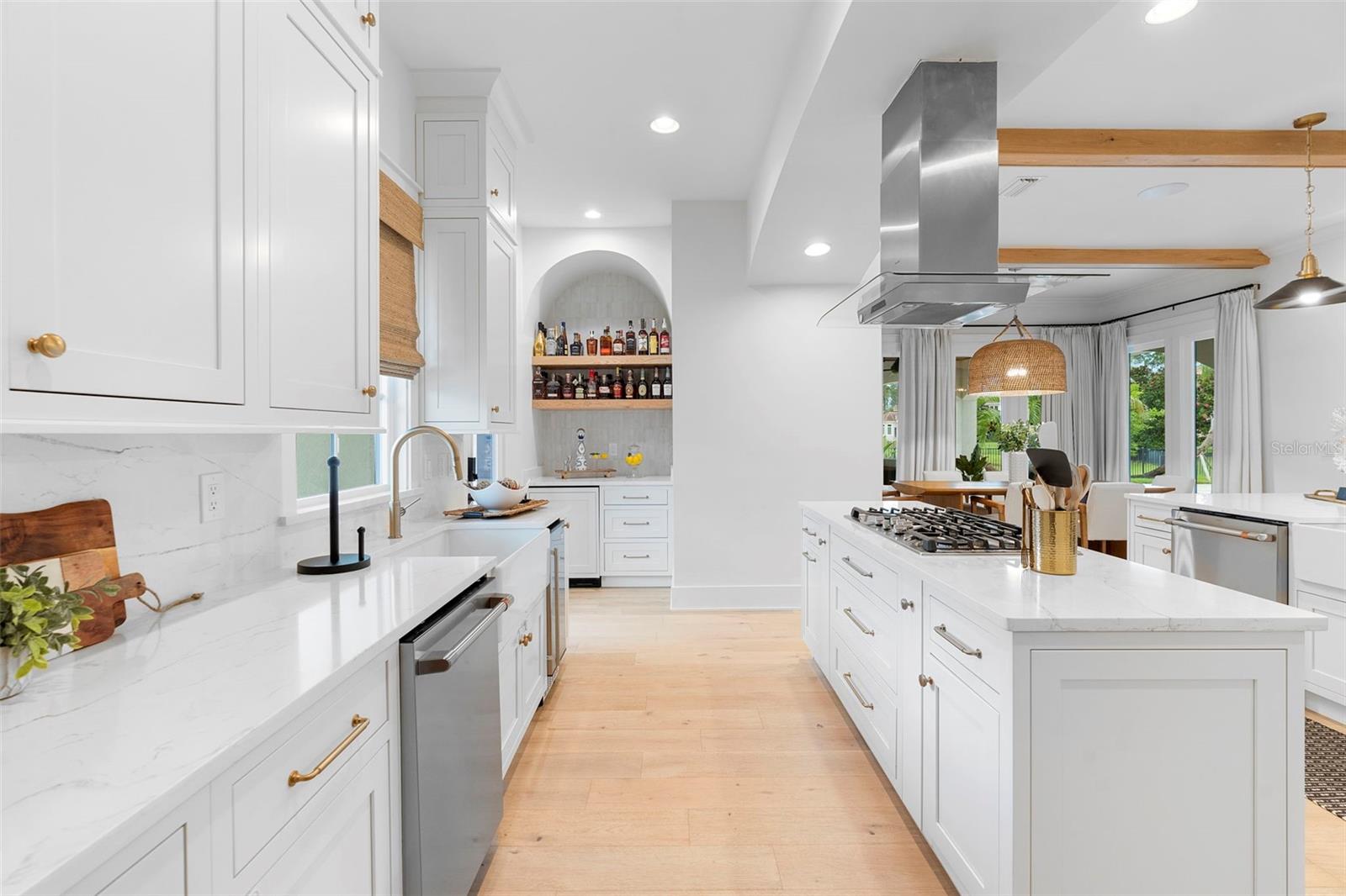 V4943597 Property Photo