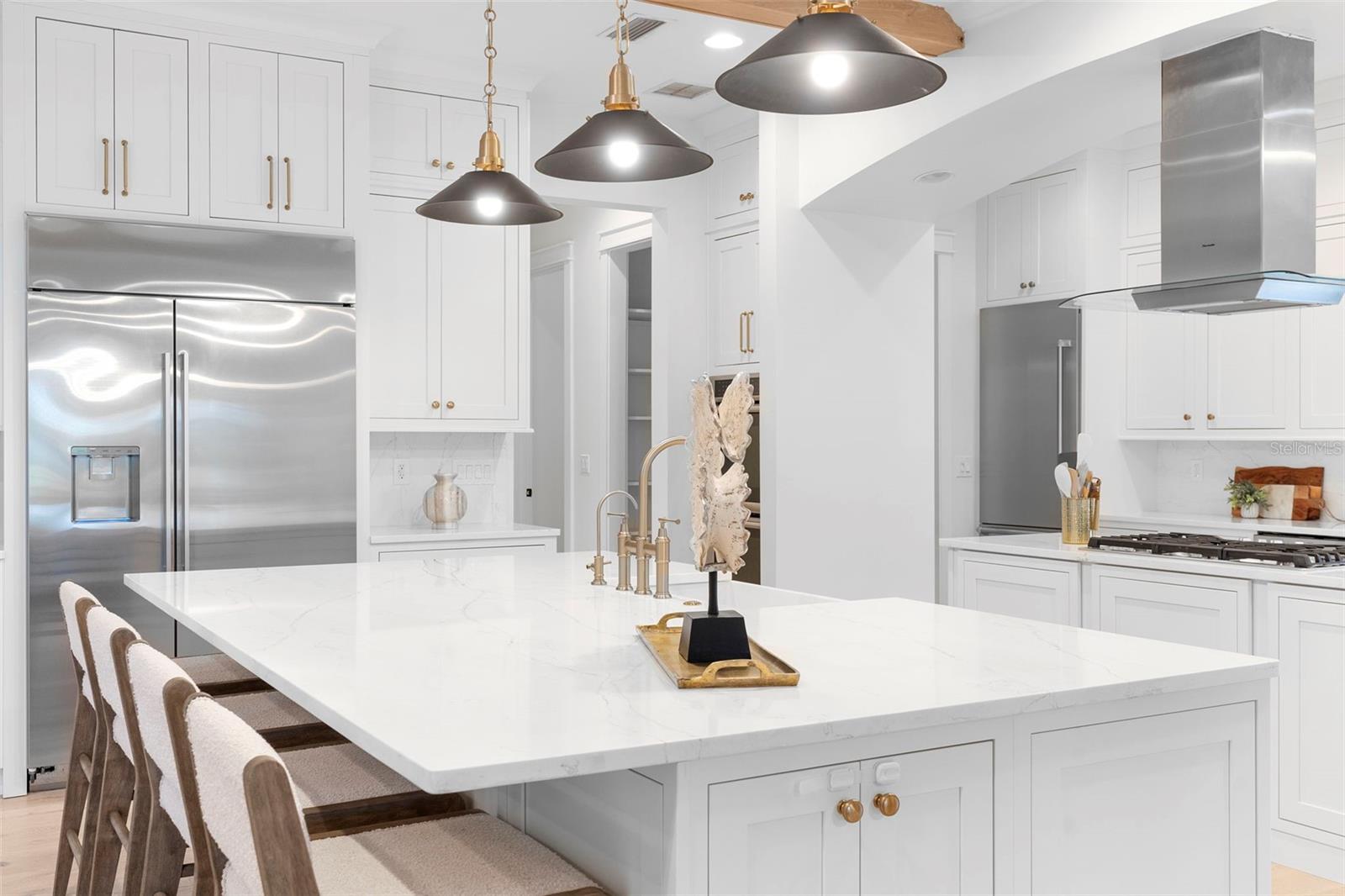 V4943597 Property Photo