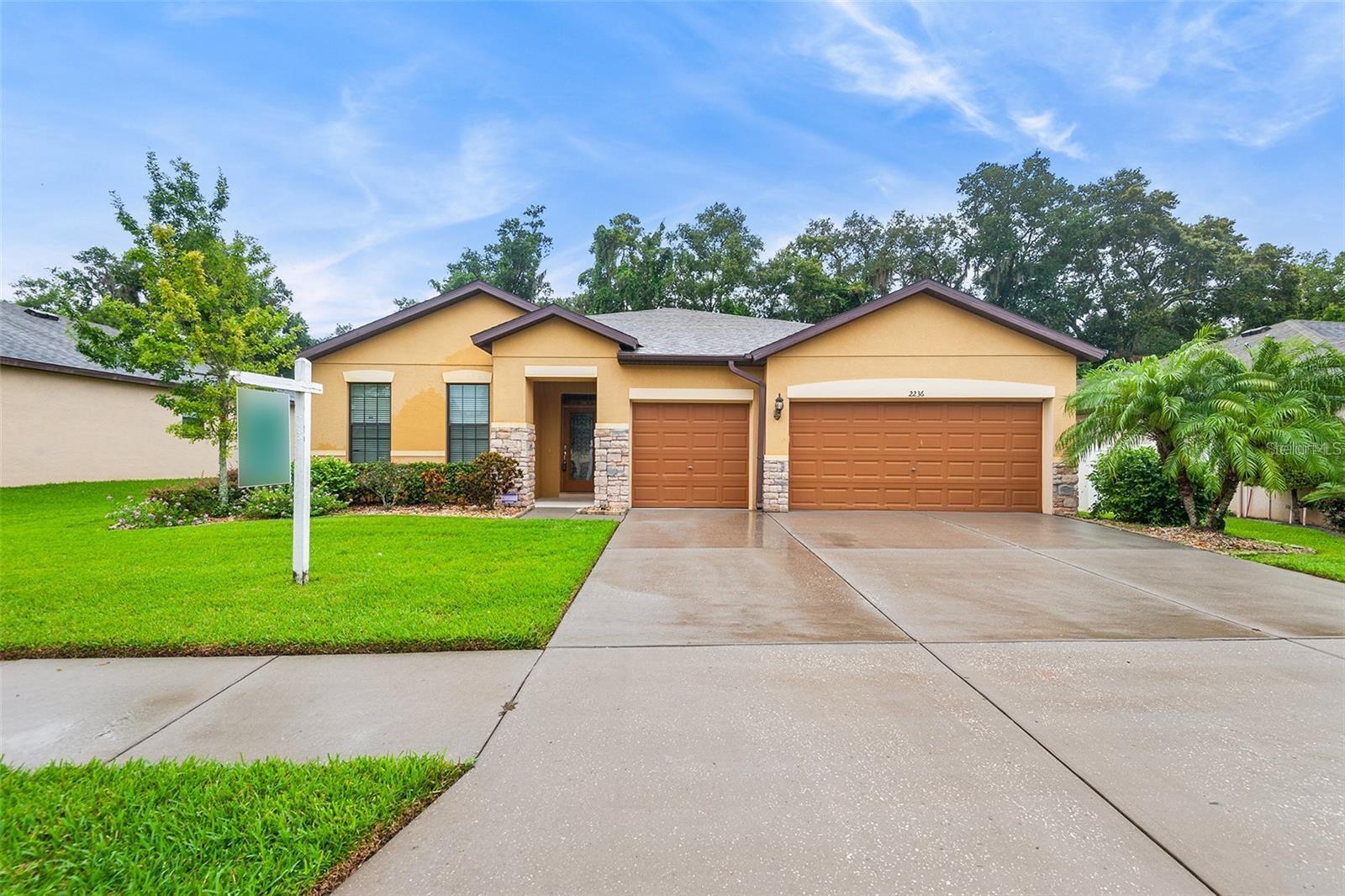 2236 LANDSIDE DR, VALRICO, FL, 33594