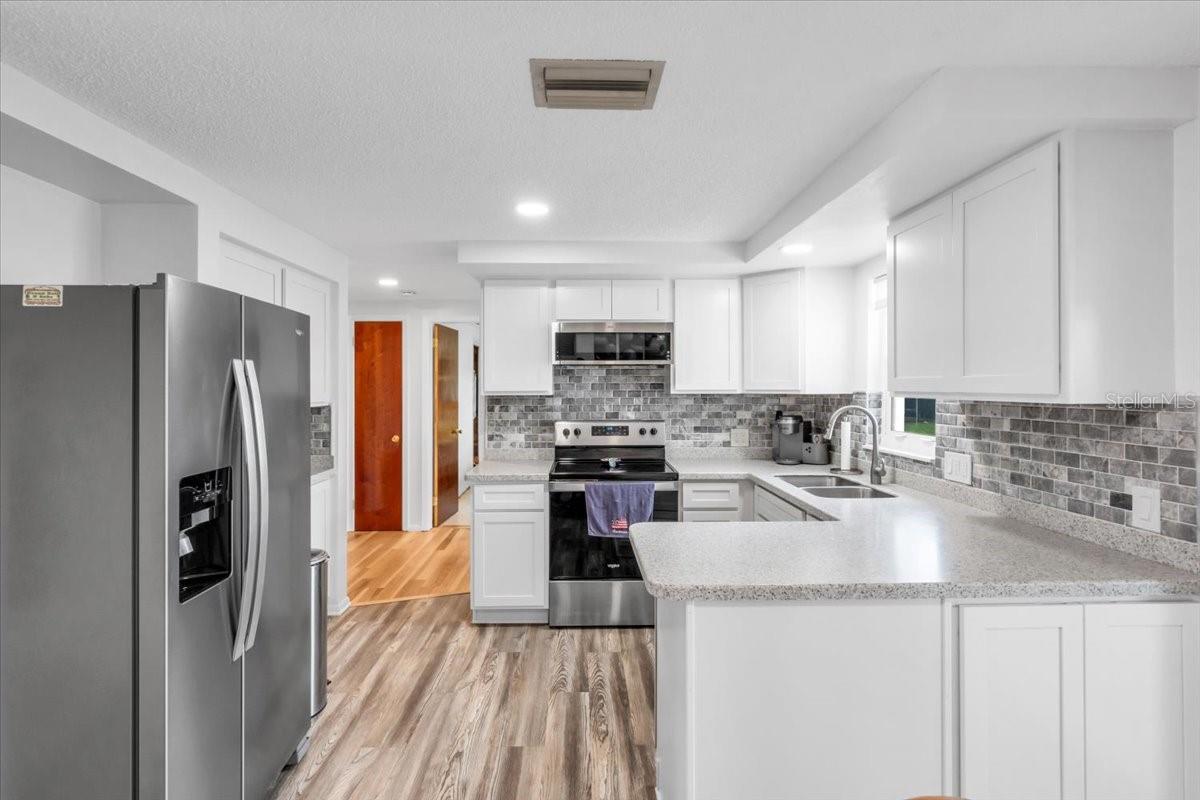 5401 MAC ARTHUR AVE, NEW PORT RICHEY, FL, 34652