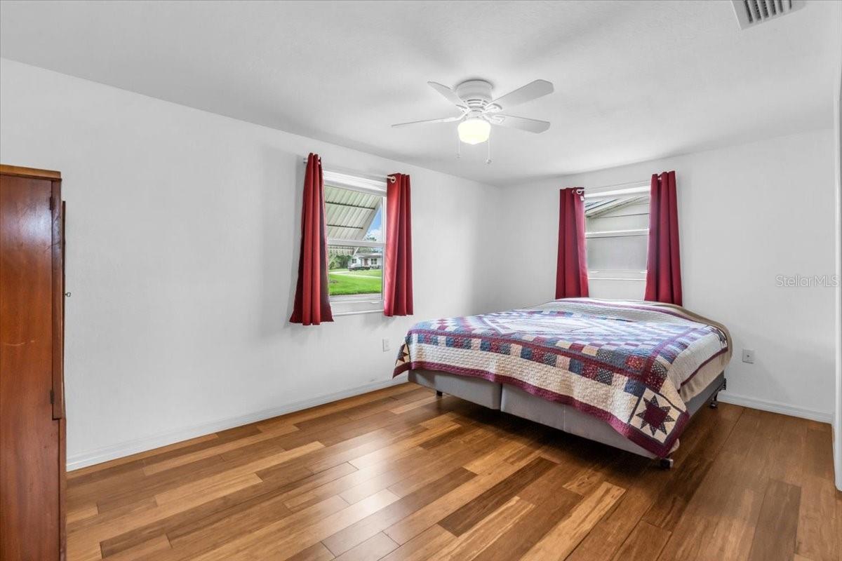 5401 MAC ARTHUR AVE, NEW PORT RICHEY, FL, 34652