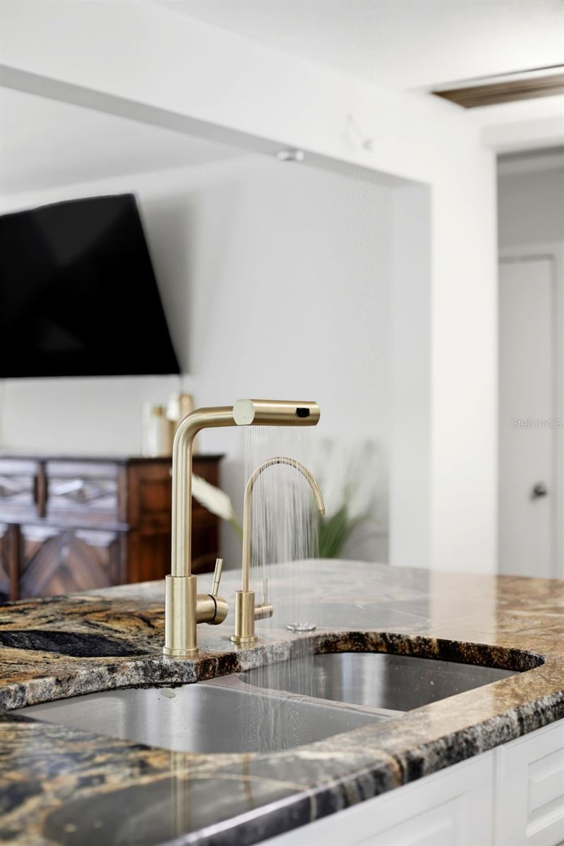 110 W PAR ST, ORLANDO, FL, 32804