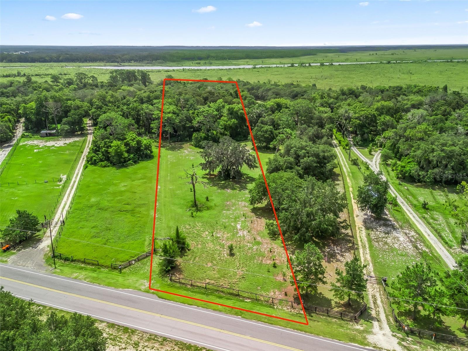 18470 SE HIGHWAY 42, WEIRSDALE, FL, 32195