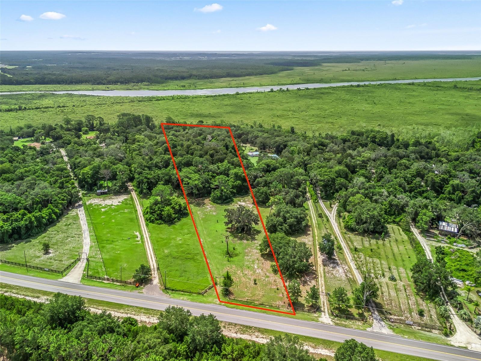 18470 SE HIGHWAY 42, WEIRSDALE, FL, 32195