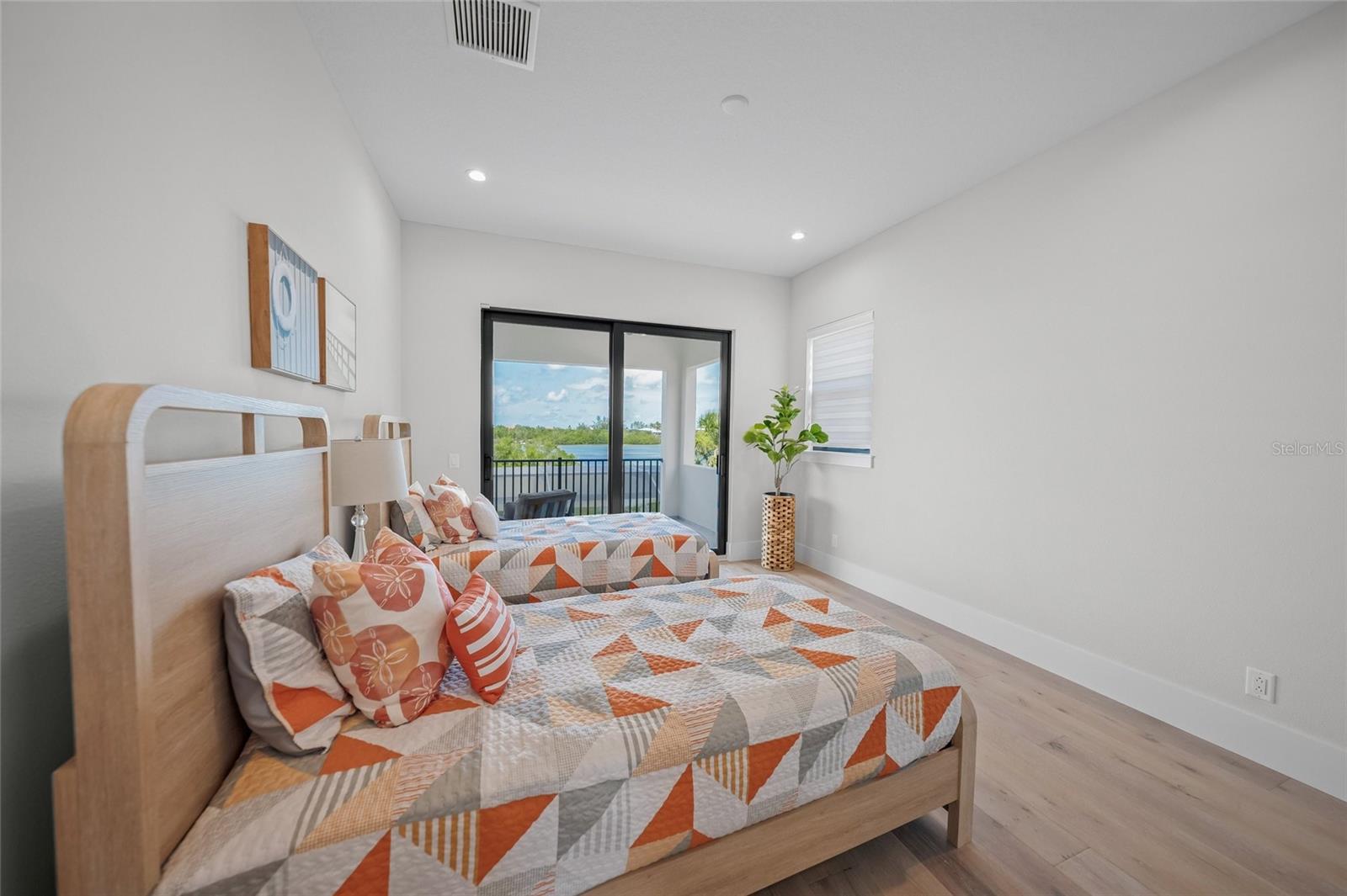 1109 BAYSHORE RD, NOKOMIS, FL, 34275