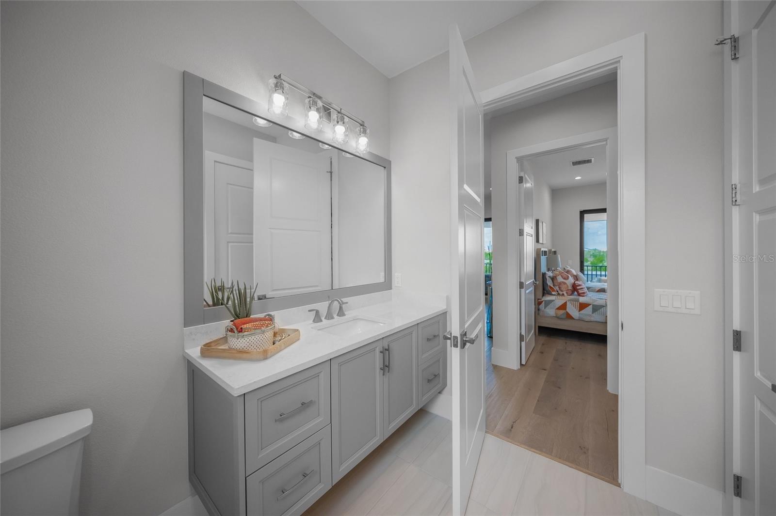 1109 BAYSHORE RD, NOKOMIS, FL, 34275