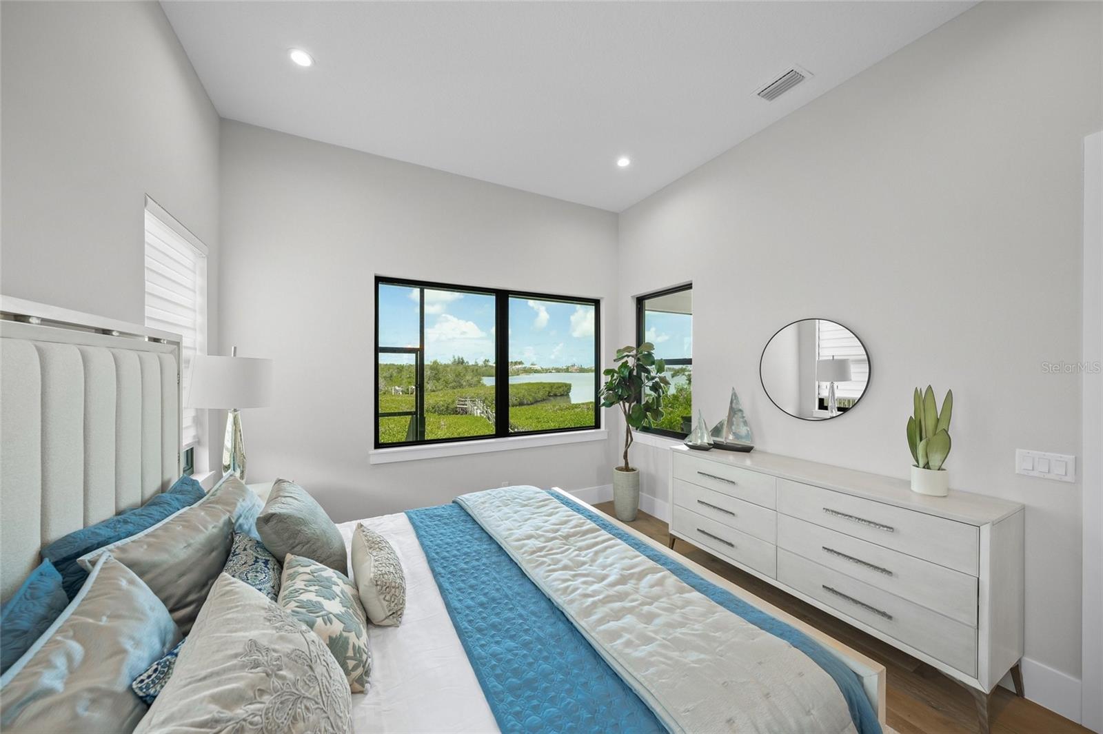 1109 BAYSHORE RD, NOKOMIS, FL, 34275