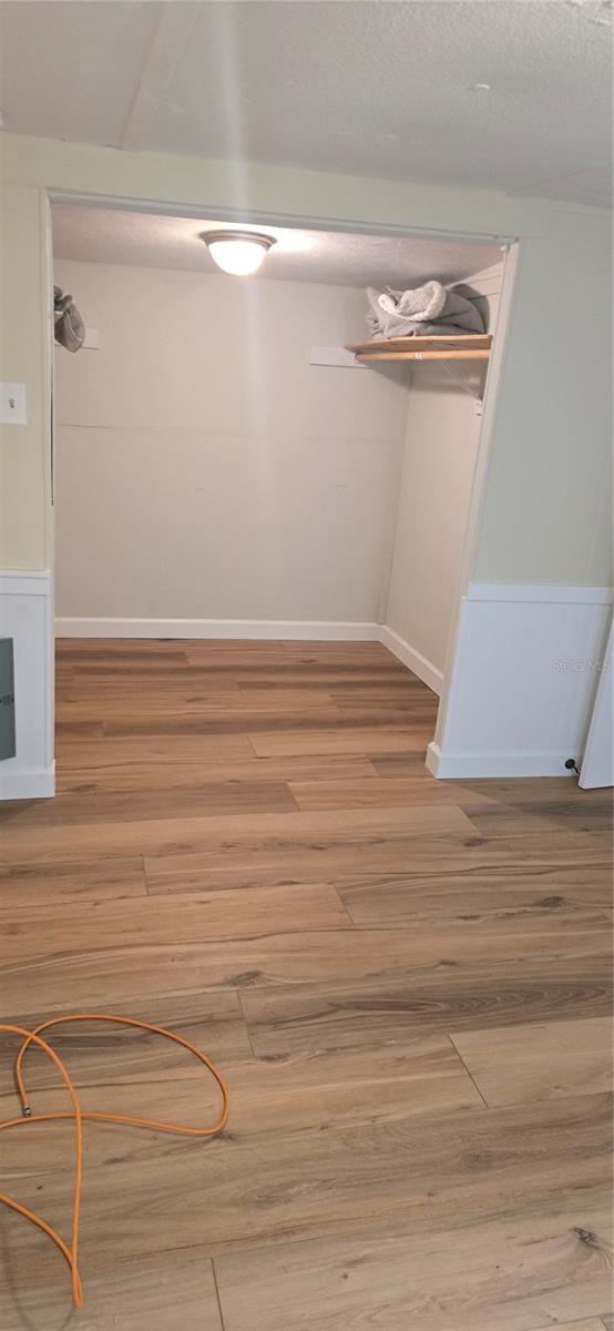 W7877040 Property Photo