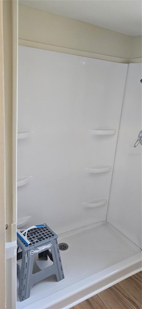 W7877040 Property Photo